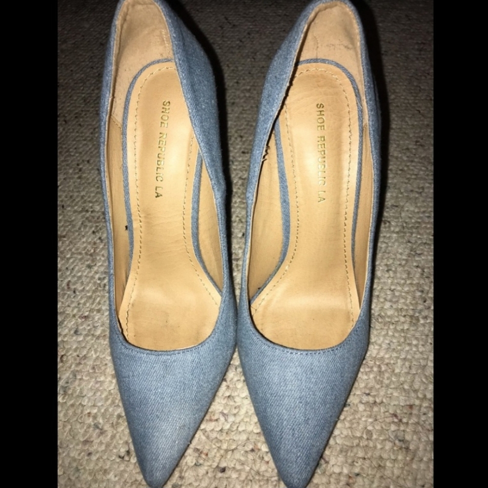 Blue denim pumps